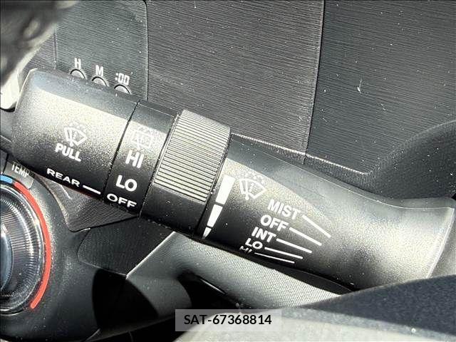 Toyota AQUA 2013-09 7214705-27