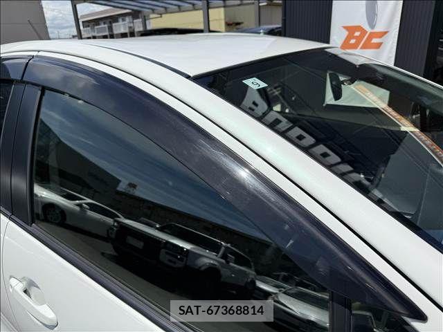 Toyota AQUA 2013-09 7214705-29