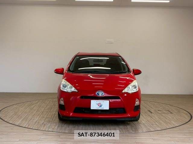Toyota AQUA 2014-12 7214728-11