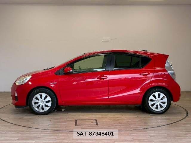 Toyota AQUA 2014-12 7214728-13