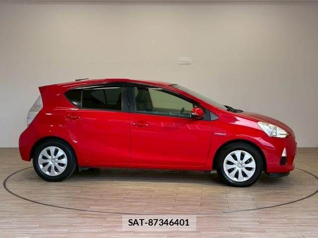 Toyota AQUA 2014-12 7214728-14