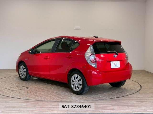 Toyota AQUA 2014-12 7214728-15