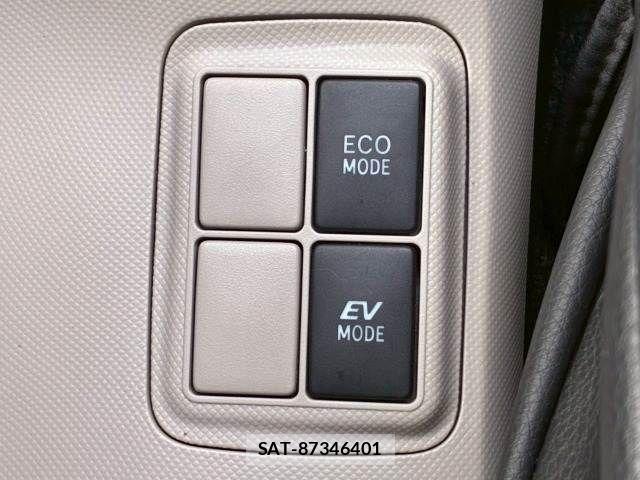 Toyota AQUA 2014-12 7214728-6