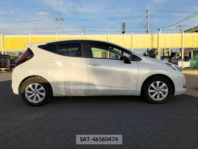 Toyota AQUA 2021-09 7214857-10