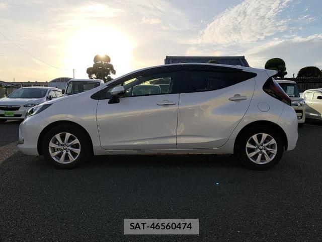 Toyota AQUA 2021-09 7214857-11