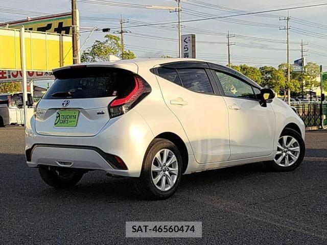 Toyota AQUA 2021-09 7214857-1