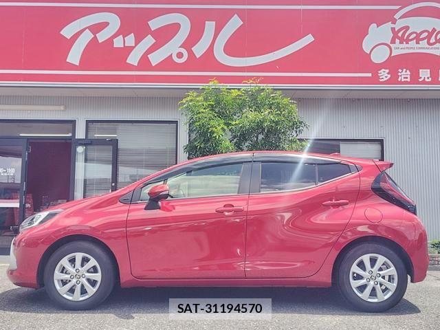 Toyota AQUA 2022-08 7214868-9