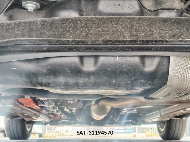 Toyota AQUA 2022-08 7214868-13