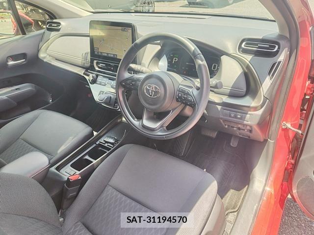 Toyota AQUA 2022-08 7214868-17