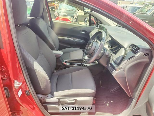 Toyota AQUA 2022-08 7214868-18