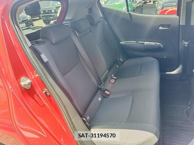 Toyota AQUA 2022-08 7214868-26