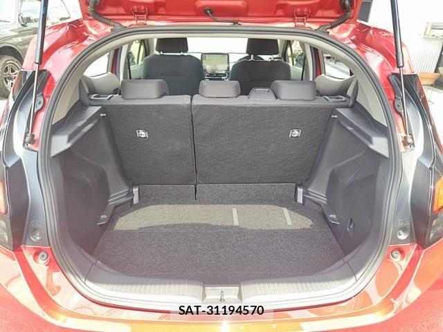 Toyota AQUA 2022-08 7214868-27