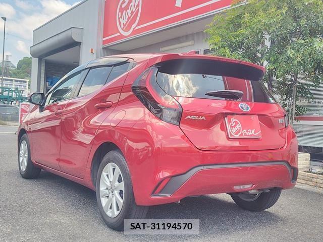 Toyota AQUA 2022-08 7214868-3