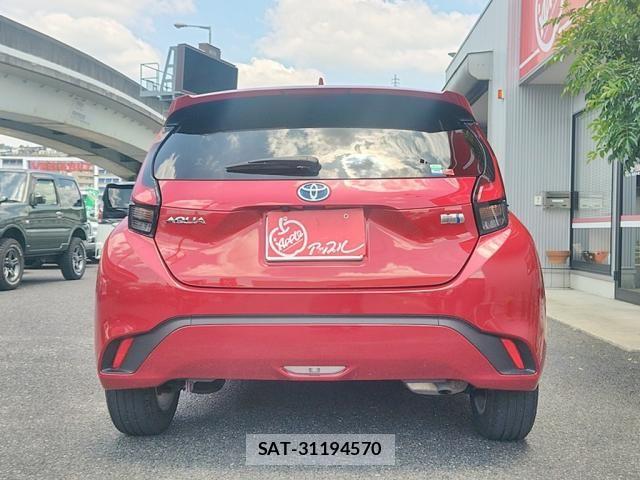 Toyota AQUA 2022-08 7214868-4