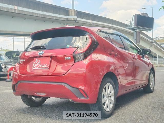 Toyota AQUA 2022-08 7214868-5