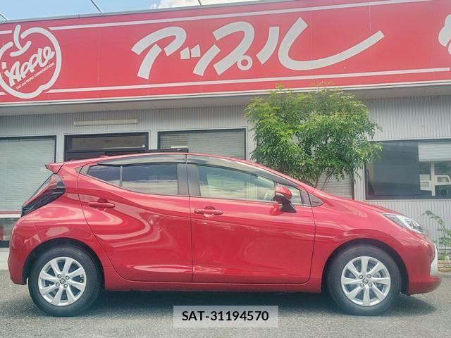 Toyota AQUA 2022-08 7214868-8