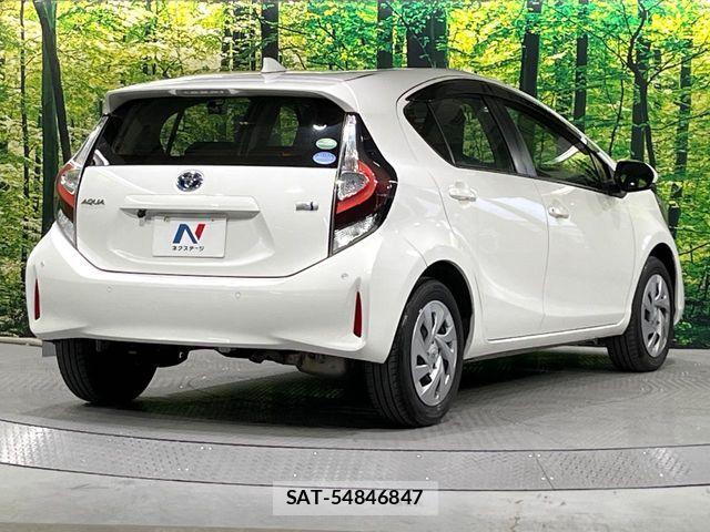 Toyota AQUA 2021-02 7214846-16