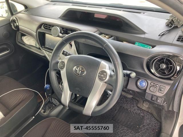 Toyota AQUA 2015-06 7214748-8