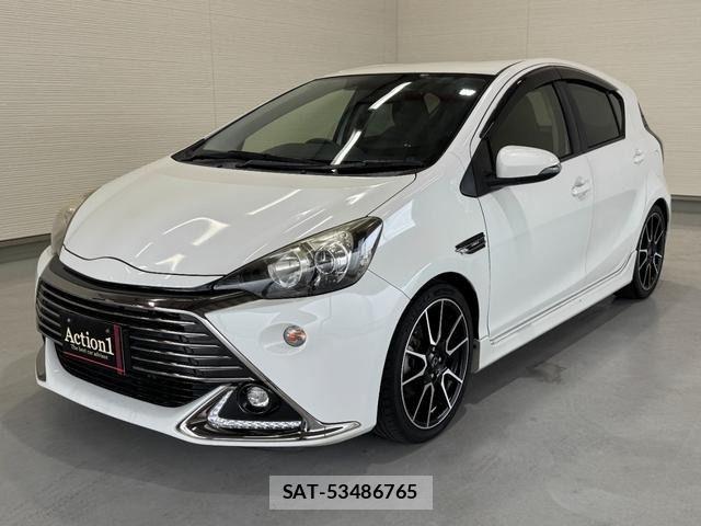 Toyota AQUA 2015-05 7214740-0