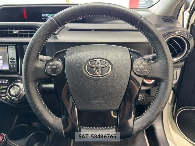 Toyota AQUA 2015-05 7214740-14