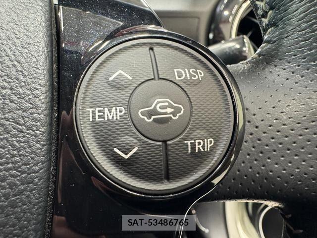 Toyota AQUA 2015-05 7214740-16