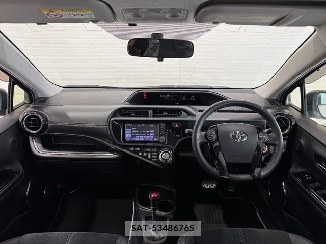 Toyota AQUA 2015-05 7214740-1