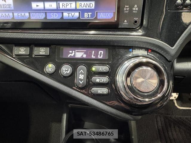 Toyota AQUA 2015-05 7214740-23