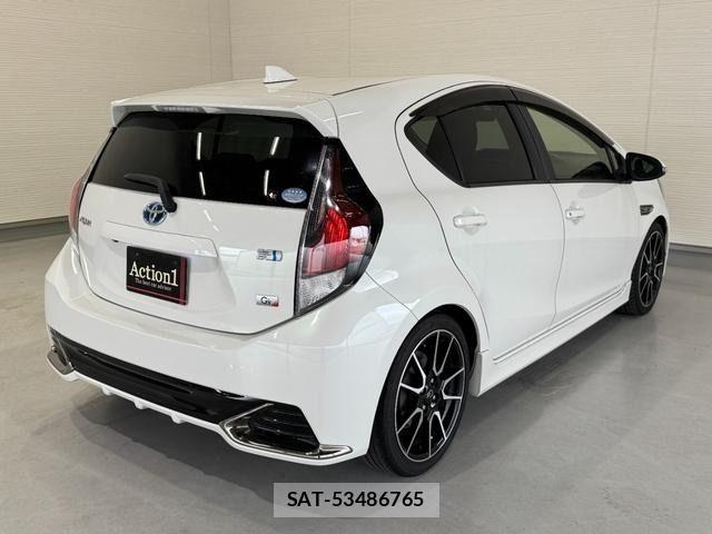 Toyota AQUA 2015-05 7214740-5
