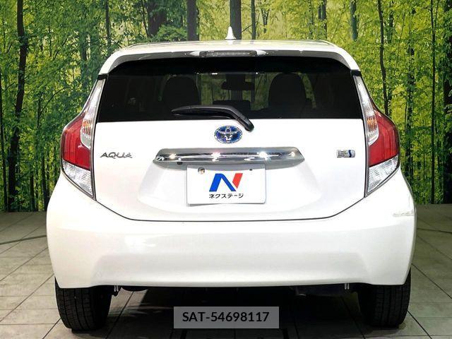 Toyota AQUA 2017-04 7214778-14