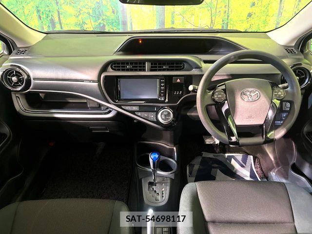 Toyota AQUA 2017-04 7214778-1