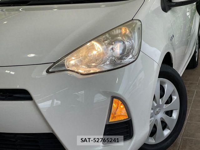 Toyota AQUA 2013-01 7214692-11