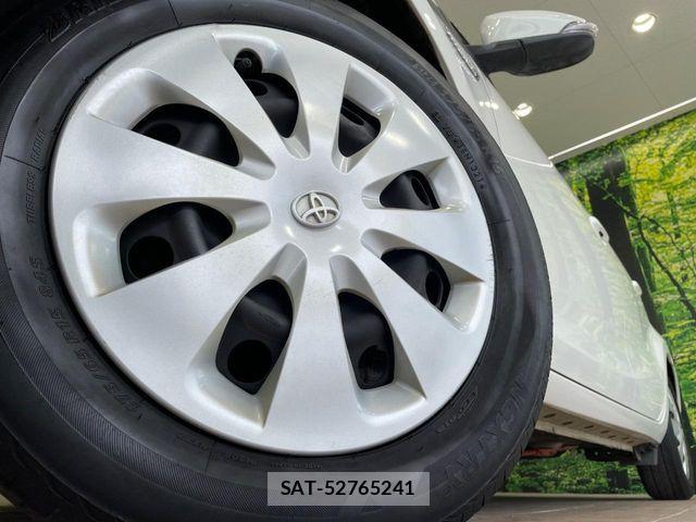 Toyota AQUA 2013-01 7214692-12