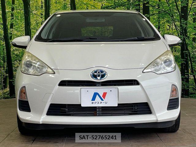 Toyota AQUA 2013-01 7214692-13