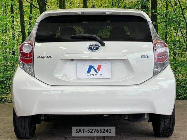 Toyota AQUA 2013-01 7214692-14