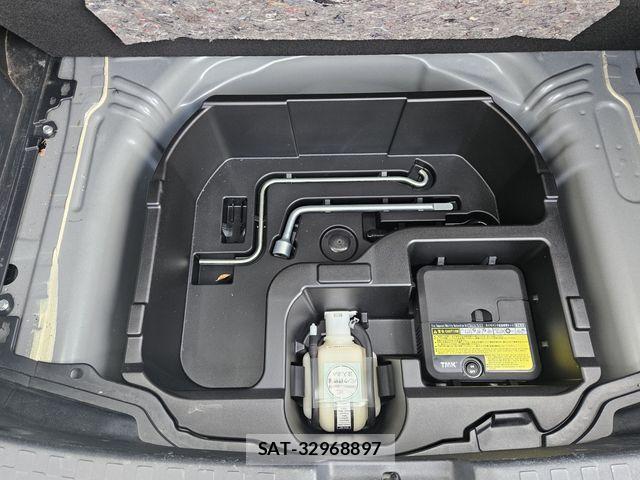 Toyota AQUA 2016-10 7214775-11