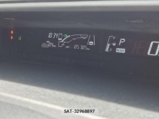 Toyota AQUA 2016-10 7214775-17