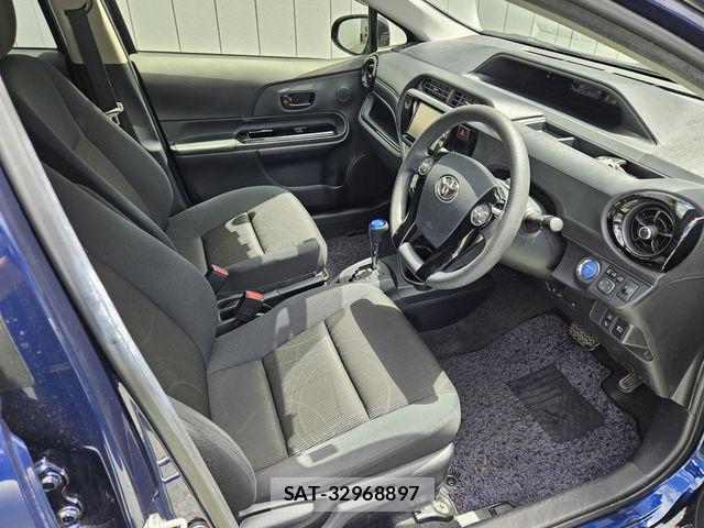 Toyota AQUA 2016-10 7214775-1