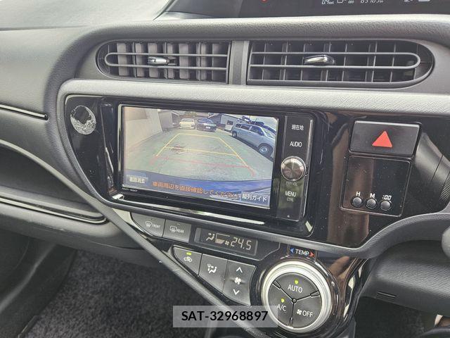 Toyota AQUA 2016-10 7214775-19