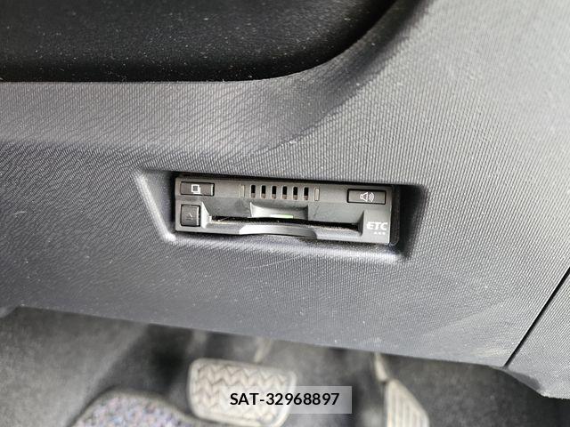 Toyota AQUA 2016-10 7214775-22