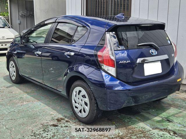 Toyota AQUA 2016-10 7214775-5