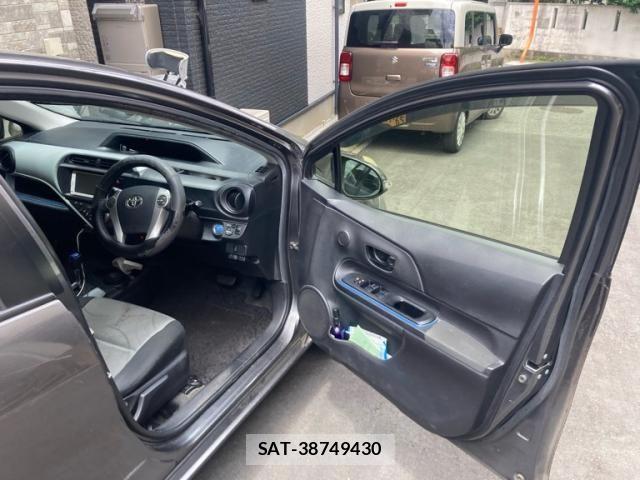 Toyota AQUA 2013-10 7214711-15