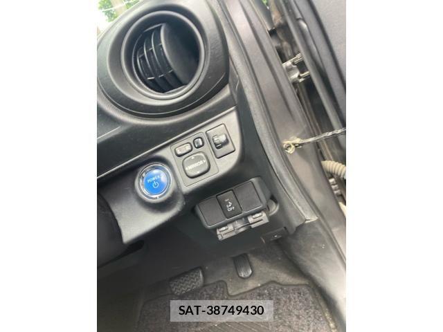 Toyota AQUA 2013-10 7214711-17