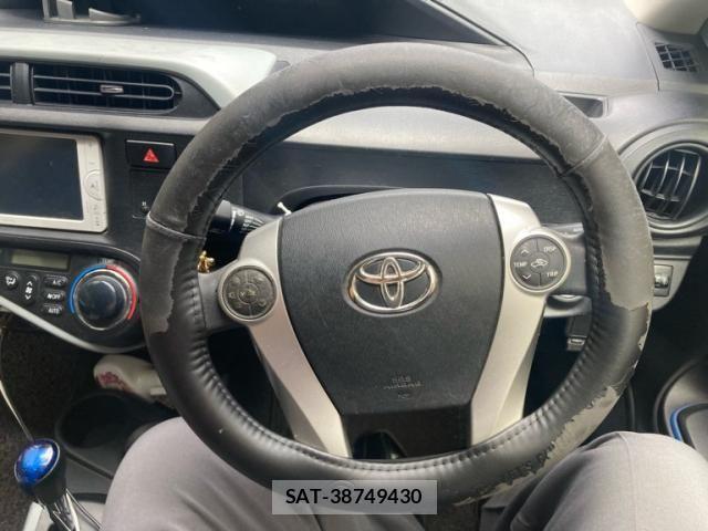 Toyota AQUA 2013-10 7214711-19