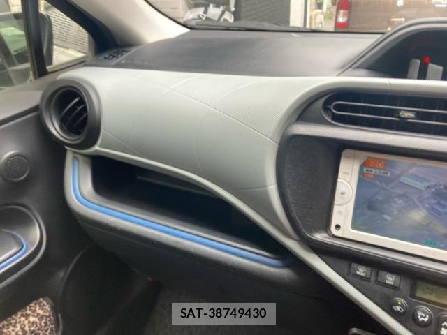 Toyota AQUA 2013-10 7214711-28