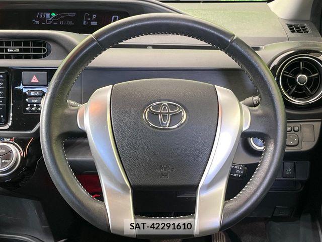 Toyota AQUA 2015-02 7214733-10