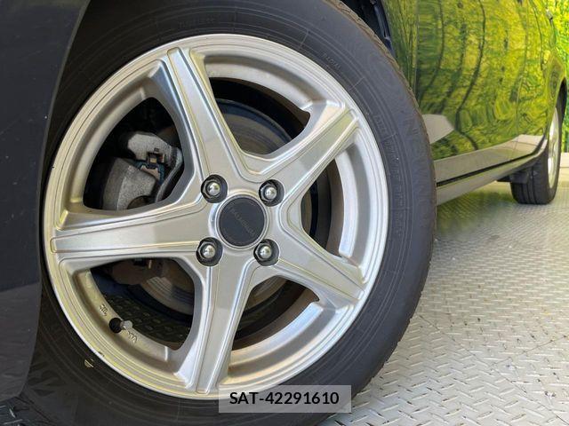 Toyota AQUA 2015-02 7214733-12