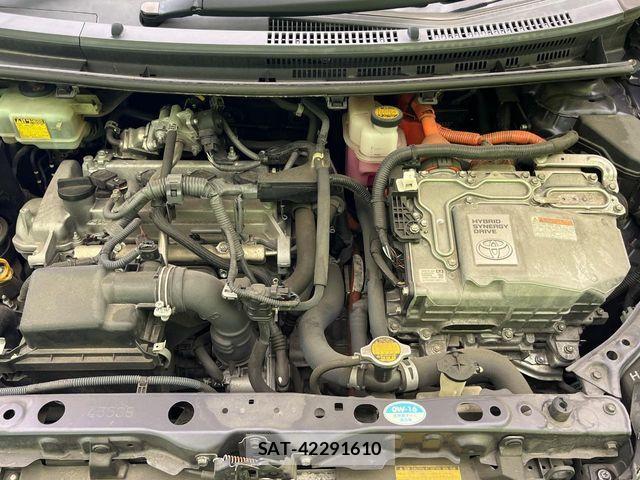 Toyota AQUA 2015-02 7214733-17