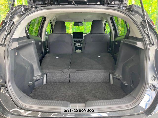Toyota AQUA 2025-10 7214878-9
