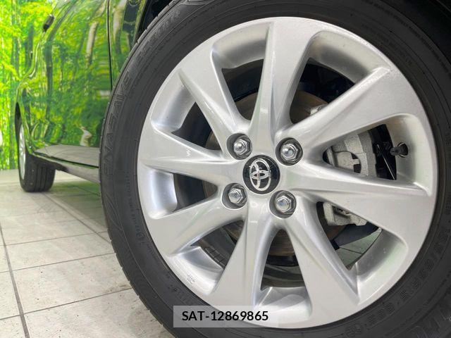 Toyota AQUA 2025-10 7214878-12