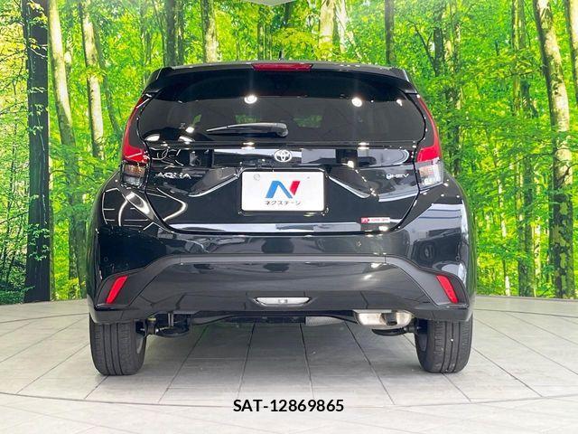 Toyota AQUA 2025-10 7214878-14